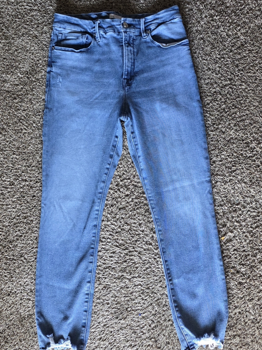 Good American Skinny Jeans in Light Blue Wash